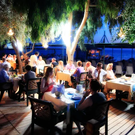 Otel La Vita's Side