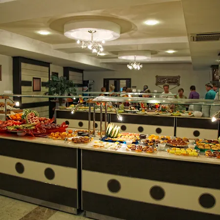 Otel La Vita's Side