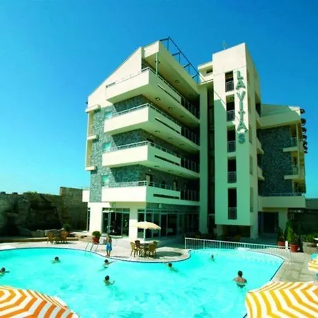 Otel La Vita's Side